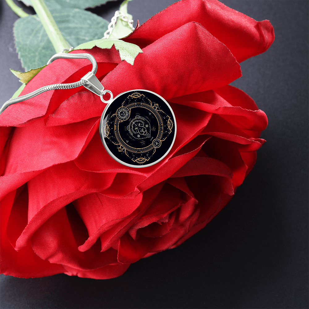 'Sternzeichen Löwe' Halskette mit kreisförmigen Anhänger