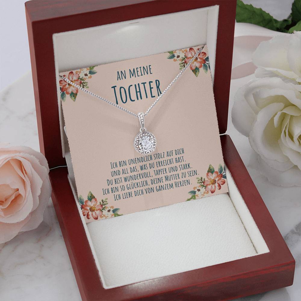'Ich bin unendlich stolz' Eternal Halskette