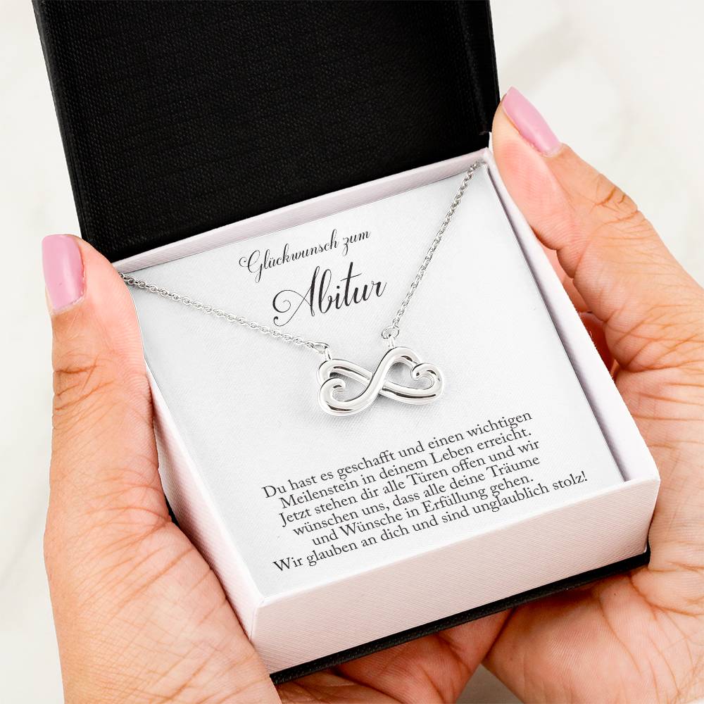 Kette zum Abitur – ein stilvolles Geschenk für einen großen Erfolg
